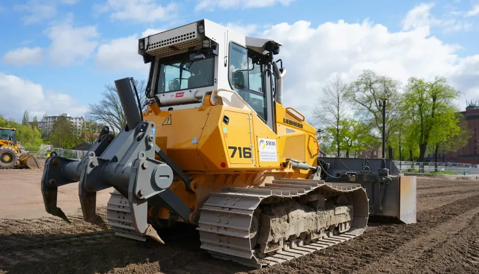 Liebherr Planierraupe 716 von SWM Erdbau