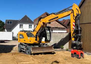 Spezialbagger für Reitplatzbau im Landkreis Celle – Abriss-, Abbruch- und Erdbauarbeiten